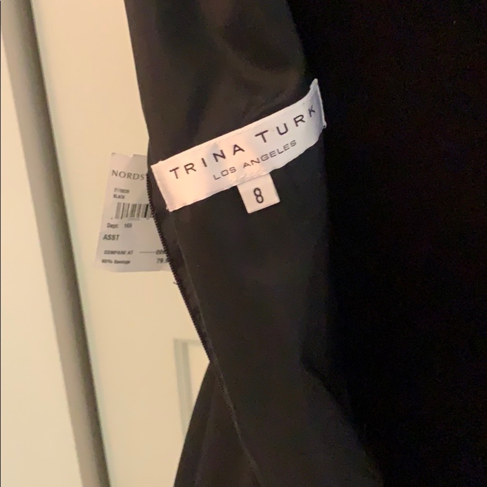 Trina Turk Black Sleeveless V-Neck Cocktail Dress with Brooch - Picture 5 of 7
